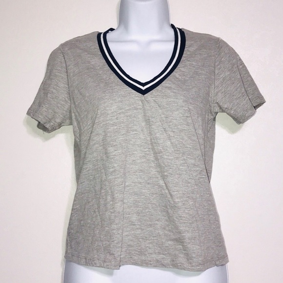 Lord & Taylor Design Lab V-Neck Crop Tee Medium - Picture 1 of 4